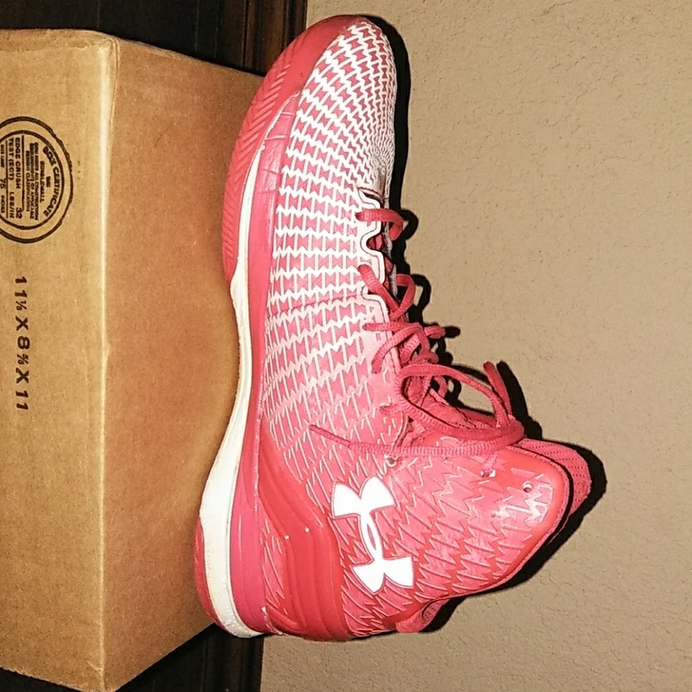 Basketball Shoes - Picture 2 of 3